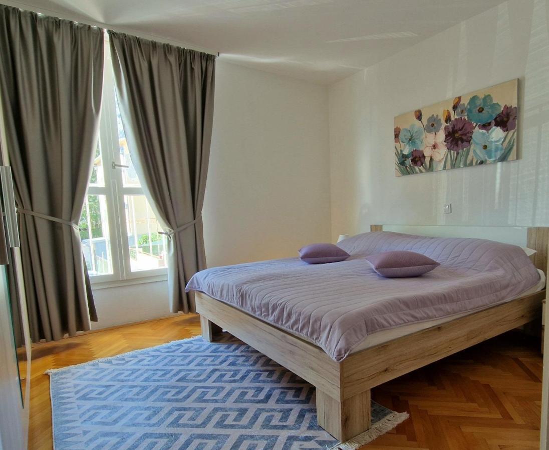 אומיס Apartment Dina מראה חיצוני תמונה