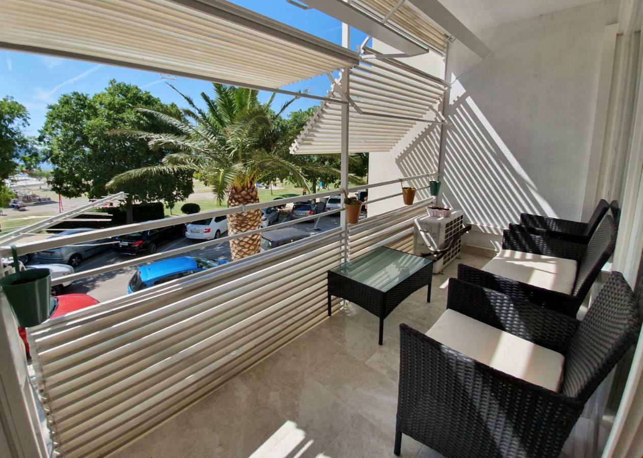 אומיס Apartment Dina מראה חיצוני תמונה